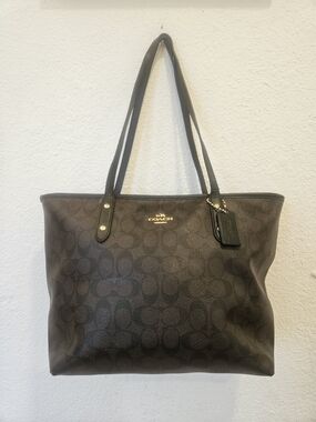 Coach City Zip Brown Signature Tote Bag
